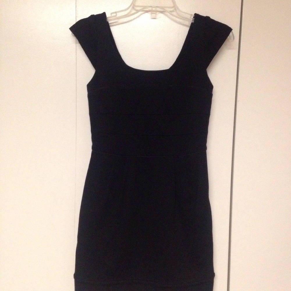 BCBG MAX AZRIA Black Cocktail Dress Size 2, new